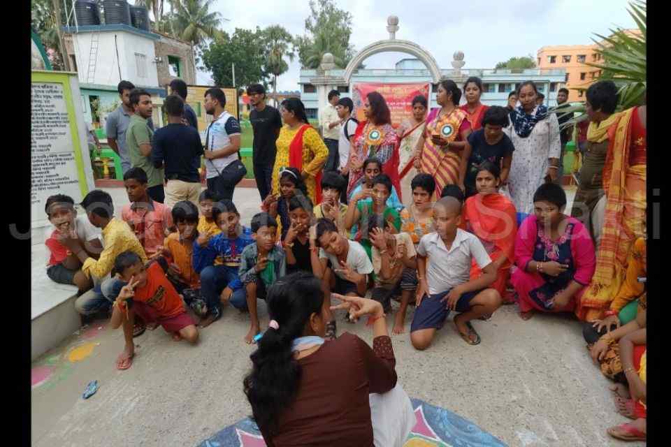 Raksha Bandhan with children of Chiranabin observation home 2022