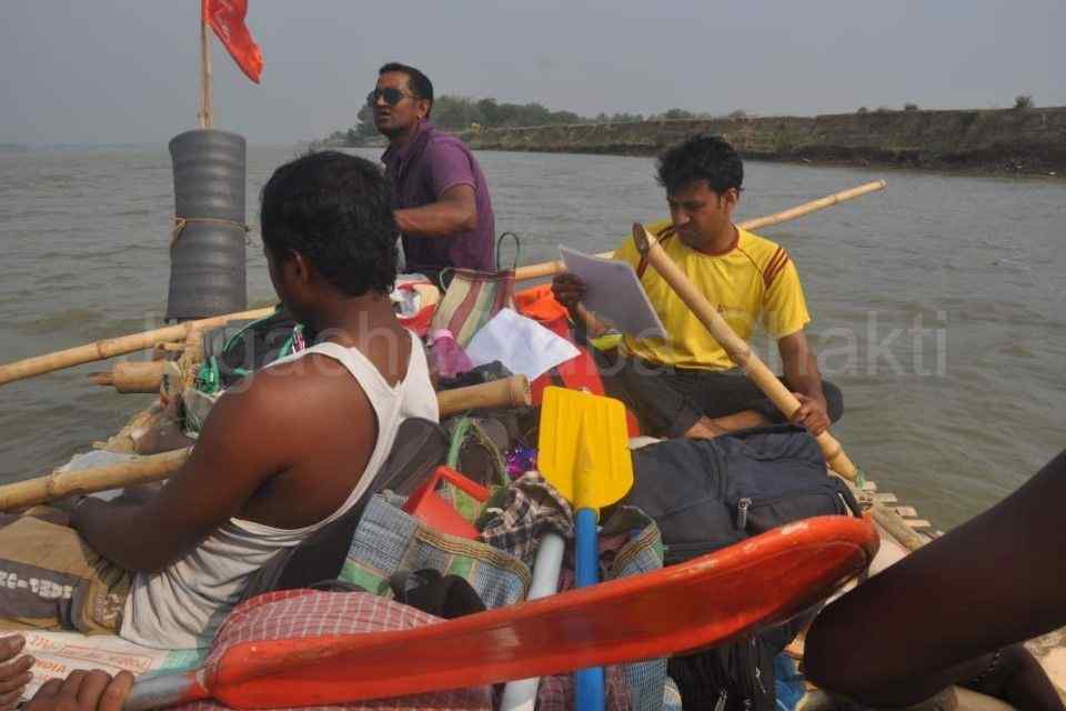 India first time empty Plastic Bottles Boat Expedition Mayapur to Kolkata - 2015