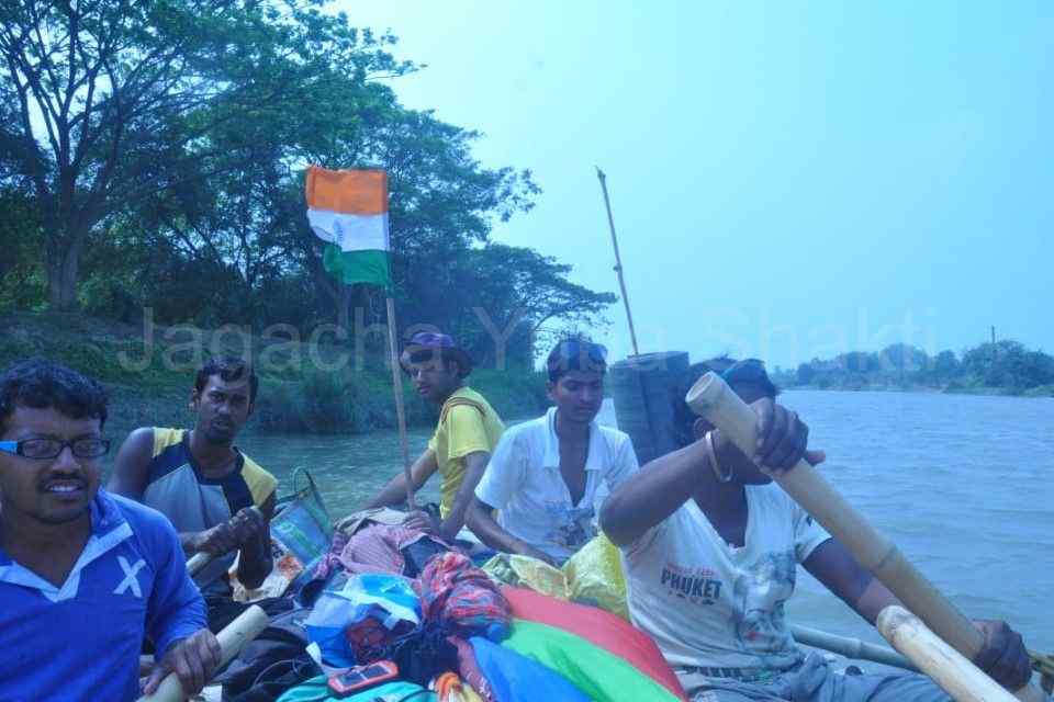 India first time empty Plastic Bottles Boat Expedition Mayapur to Kolkata - 2015