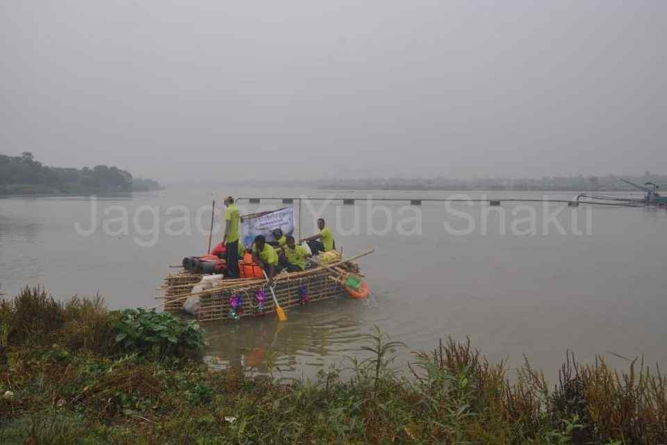 India first time empty Plastic Bottles Boat Expedition Mayapur to Kolkata - 2015