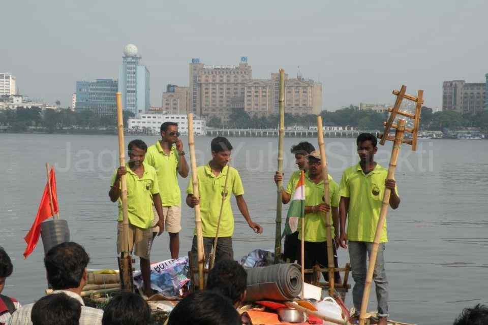 India first time empty Plastic Bottles Boat Expedition Mayapur to Kolkata - 2015