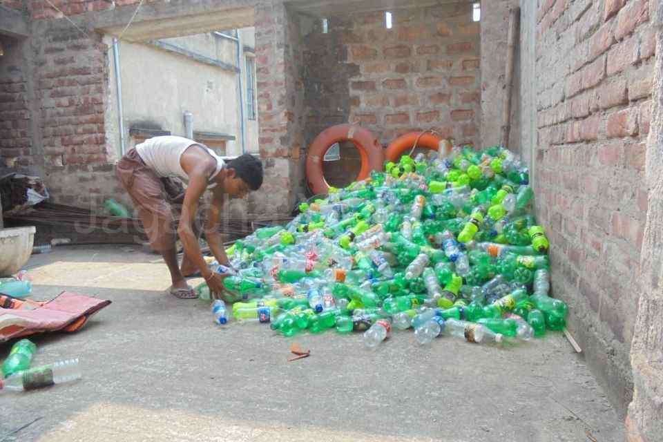 India first time empty Plastic Bottles Boat Expedition Mayapur to Kolkata - 2015