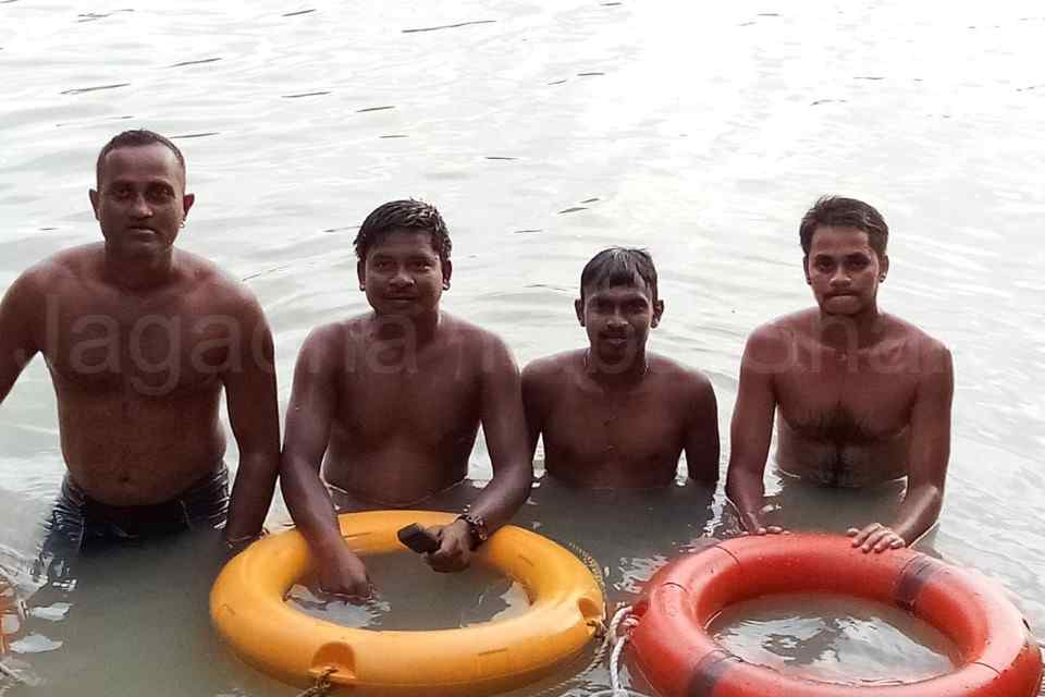 Garchumuk: Damodar  River  Swimming  Competition  3.5  Kilometers