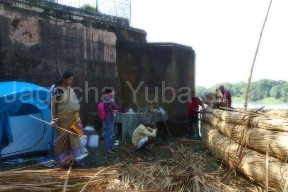 India first time Hogla Leaves Boat Expedition Hazarduary to Kolkata - 2017