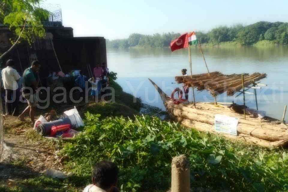 India first time Hogla Leaves Boat Expedition Hazarduary to Kolkata - 2017