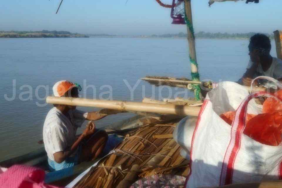 India first time Hogla Leaves Boat Expedition Hazarduary to Kolkata - 2017