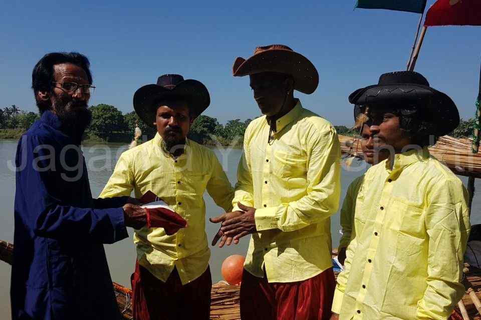 India first time Hogla Leaves Boat Expedition Hazarduary to Kolkata - 2017