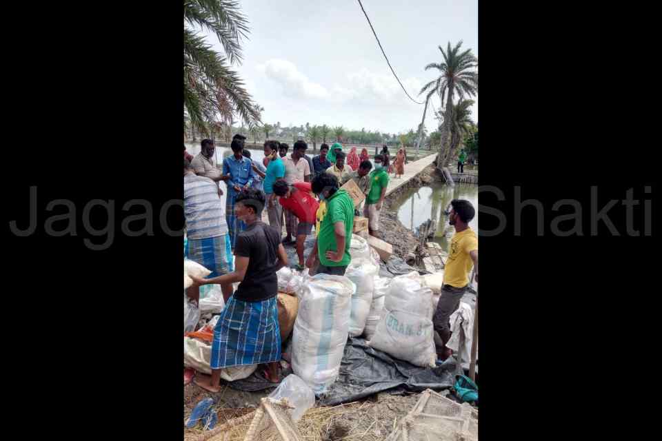 Aid to the people of Mousuni island affected by Cyclone Yaas 2021