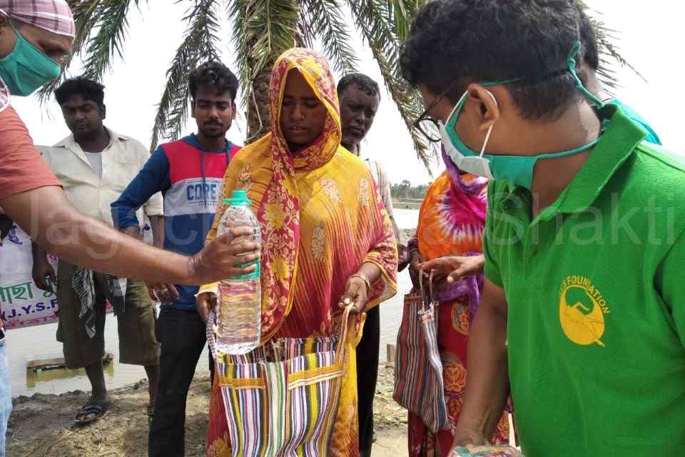 Aid to the people of Mousuni island affected by Cyclone Yaas 2021