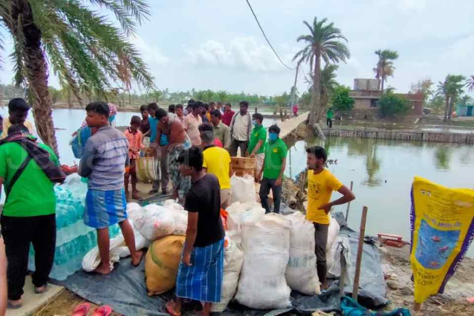 Aid to the people of Mousuni island affected by Cyclone Yaas 2021