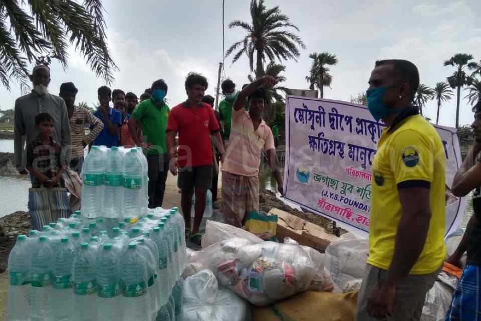 Aid to the people of Mousuni island affected by Cyclone Yaas 2021